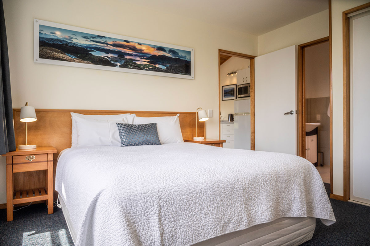 Nemona Queen Suite - Self-Contained Cottage Accommodation Greymouth